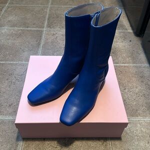 Women’s blue leather ankle boots. Size 8